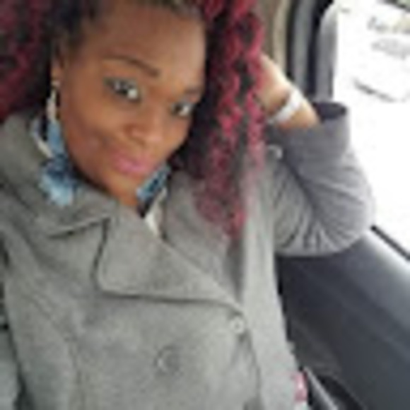 Meet your Posher, April - Picture 1 of 1